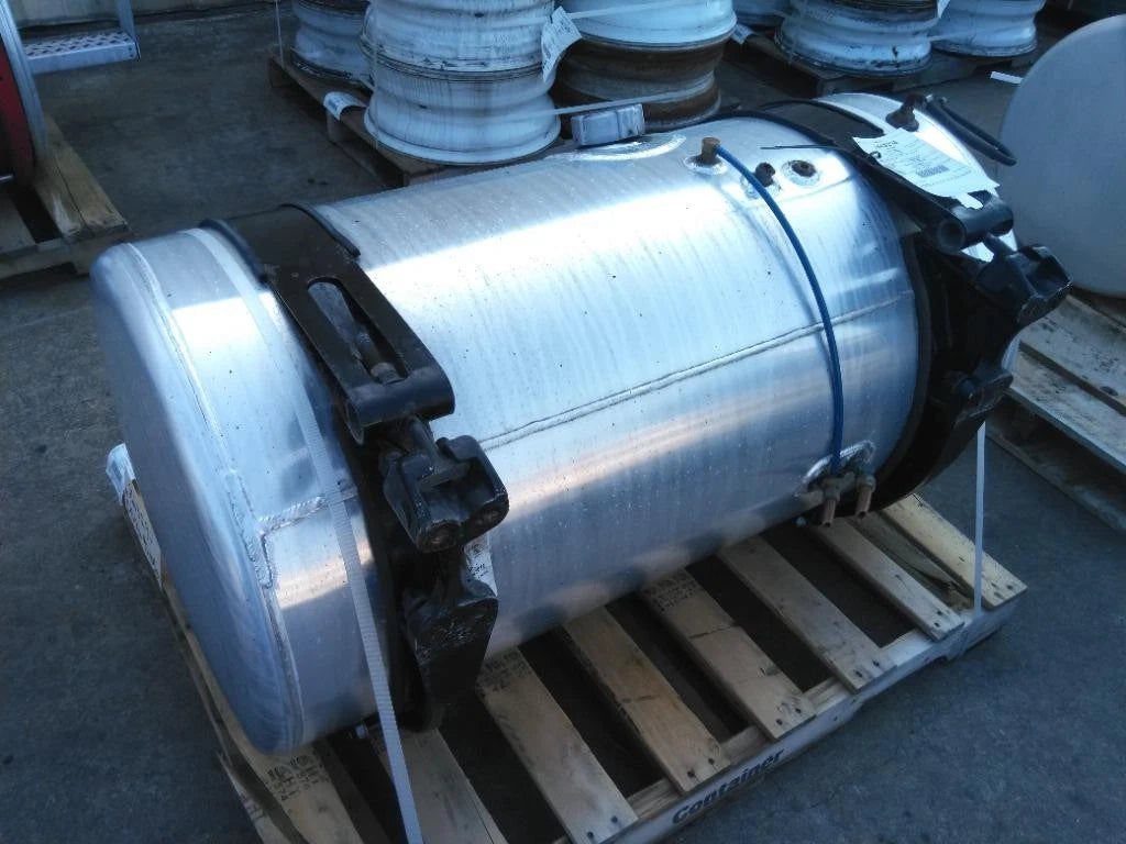 Fuel Tank Right for Freightliner Cascadia 126 (2020)