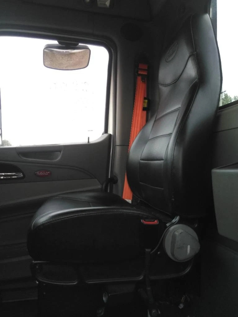 Front Seat for Peterbilt 579 (2019)