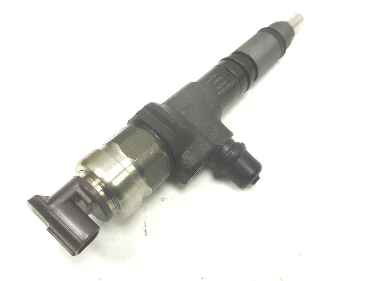 Fuel Injector for Kubota V2607 (1J707-53070, 1J707-53074, 02B 50054, 1J707-53051)