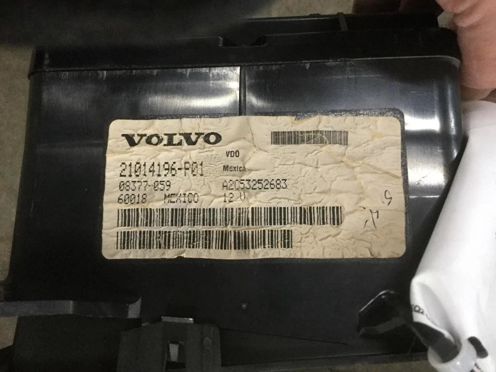 Instrument Cluster for Volvo VNM (2009) - Replaces 21014196-P01