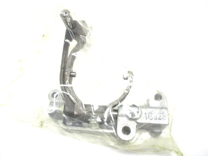 Lever Fork Assembly for Kubota D1503 D1703 V2003 (1G923-56050, 6685588)