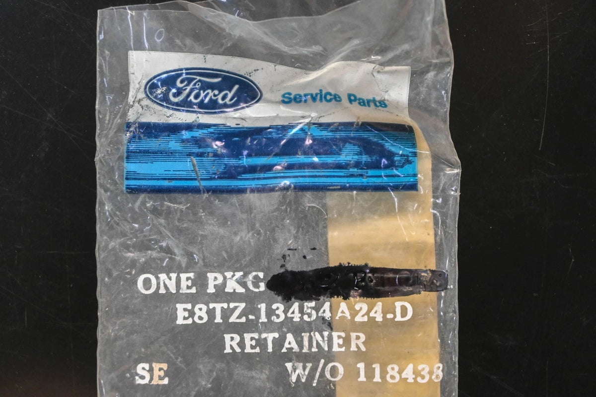 Retainer Bracket for Ford (E8TZ-13454A24-D)