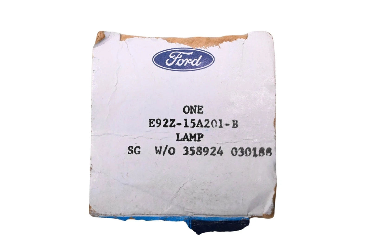 OEM Left Side Front Marker Lamp Assembly for Ford (E92Z-15A201-B)