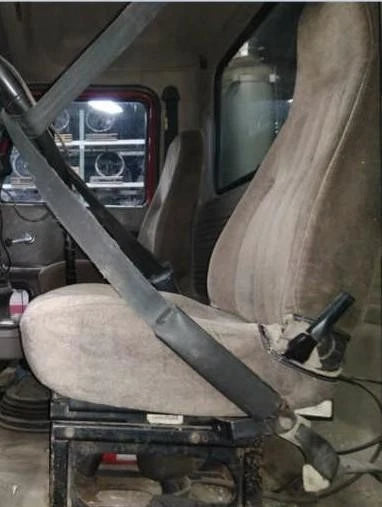 Front Seat for Mack CH613 (2003)