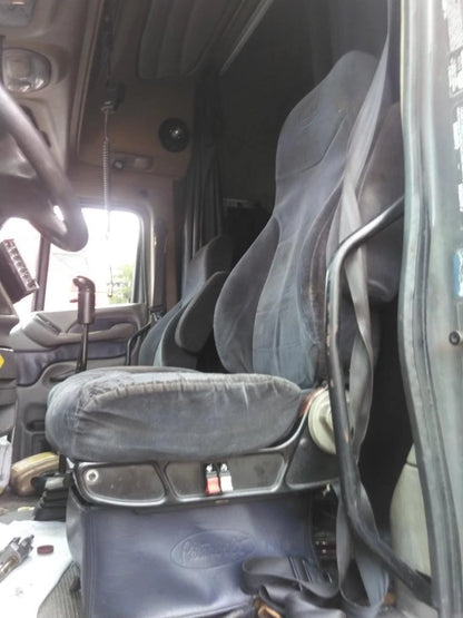 Front Seat for Peterbilt 387 (2003)
