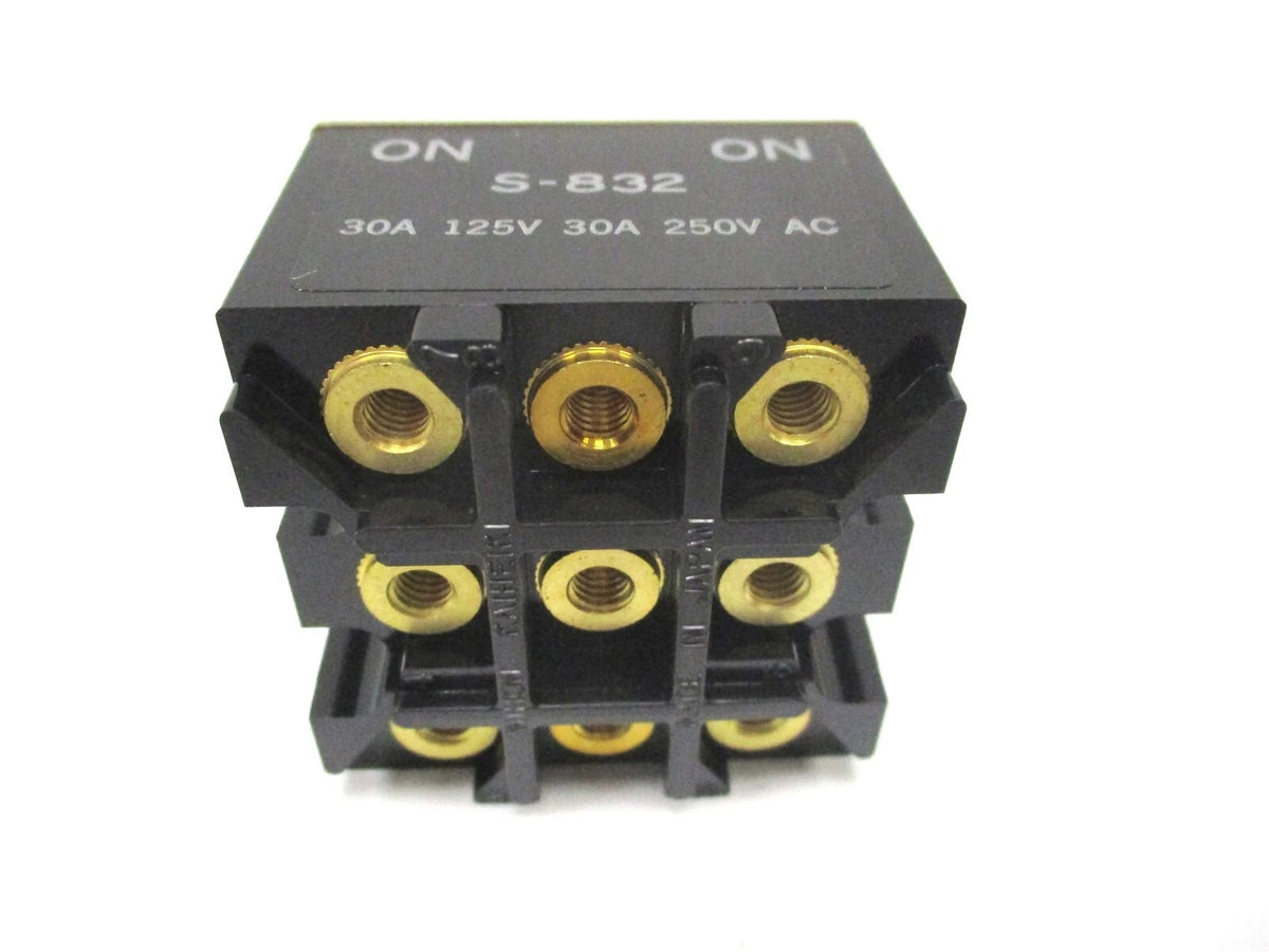 Genuine Kubota V Select Switch 30A 125V 30A 250V AC (18967-03870)