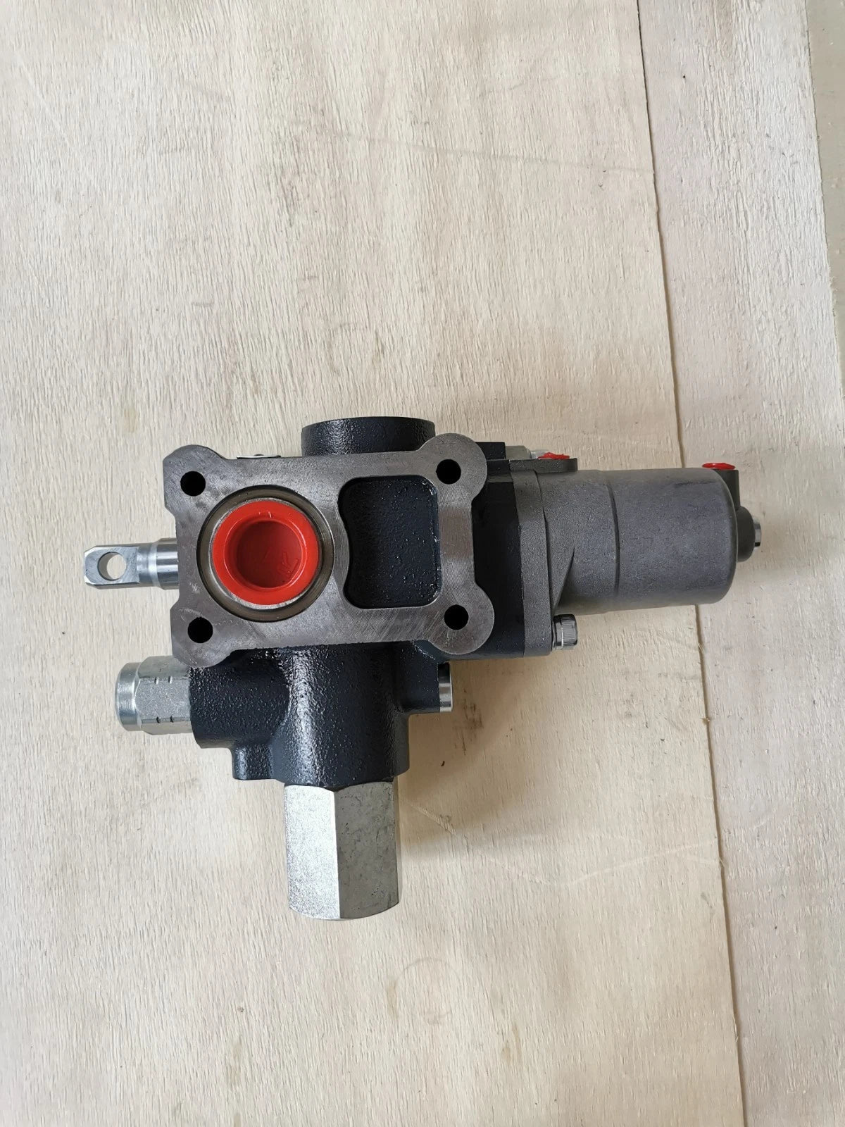 Hydraulic Tipping Valve 37 GPM for TORA (2800 PSI)