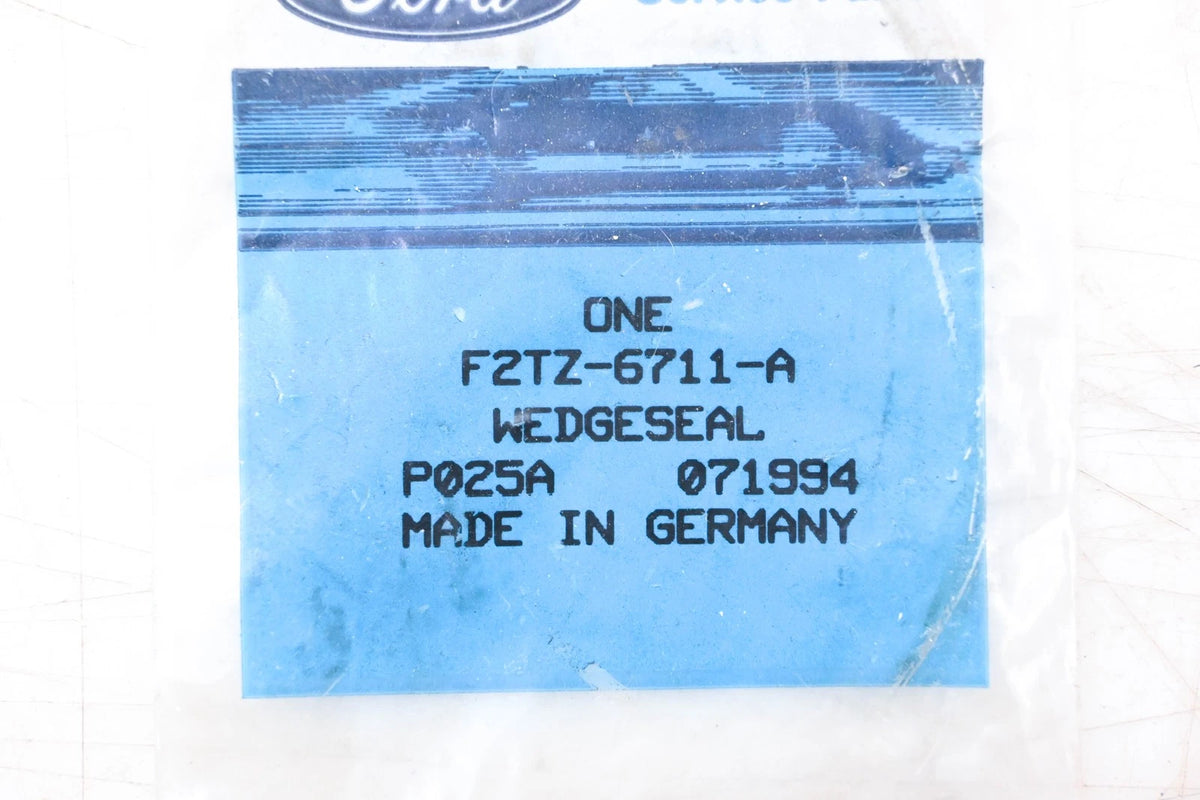 Rear Engine Oil Pan Wedge Seal for Ford (F2TZ-6711-A)
