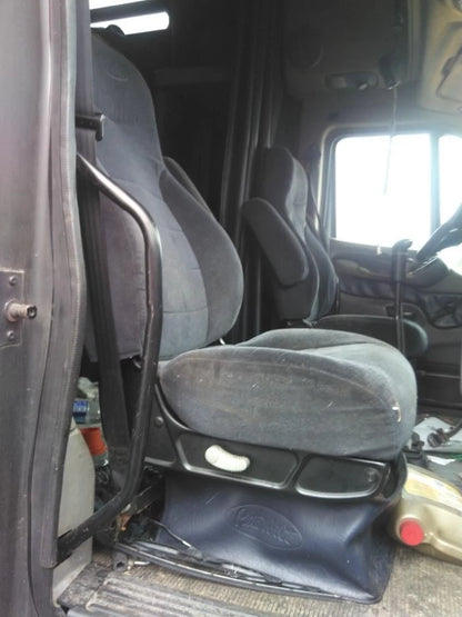 Front Seat for Peterbilt 387 (2003)