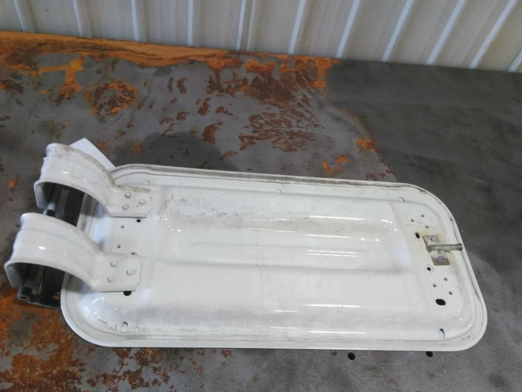 Compartment Door for Freightliner Cascadia 125 (2016)