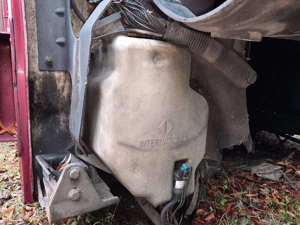 Windshield Washer Reservoir for International 9200I (2005)