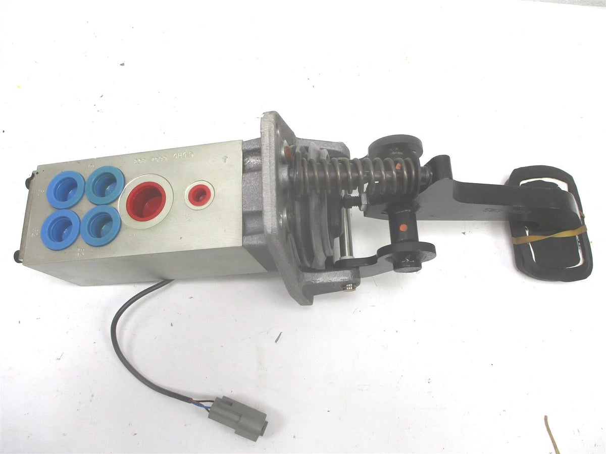 Brake Valve for Komatsu HD1500-5, HD1500-7 (2102-288)