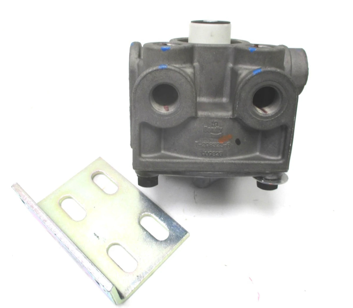 Bendix R-12P Pilot Relay Valve for Truck Trailer (109264X)