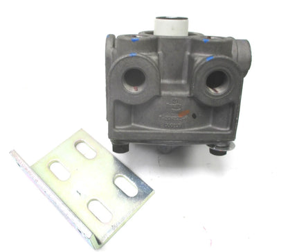 Bendix R-12P Pilot Relay Valve for Truck Trailer (109264X)