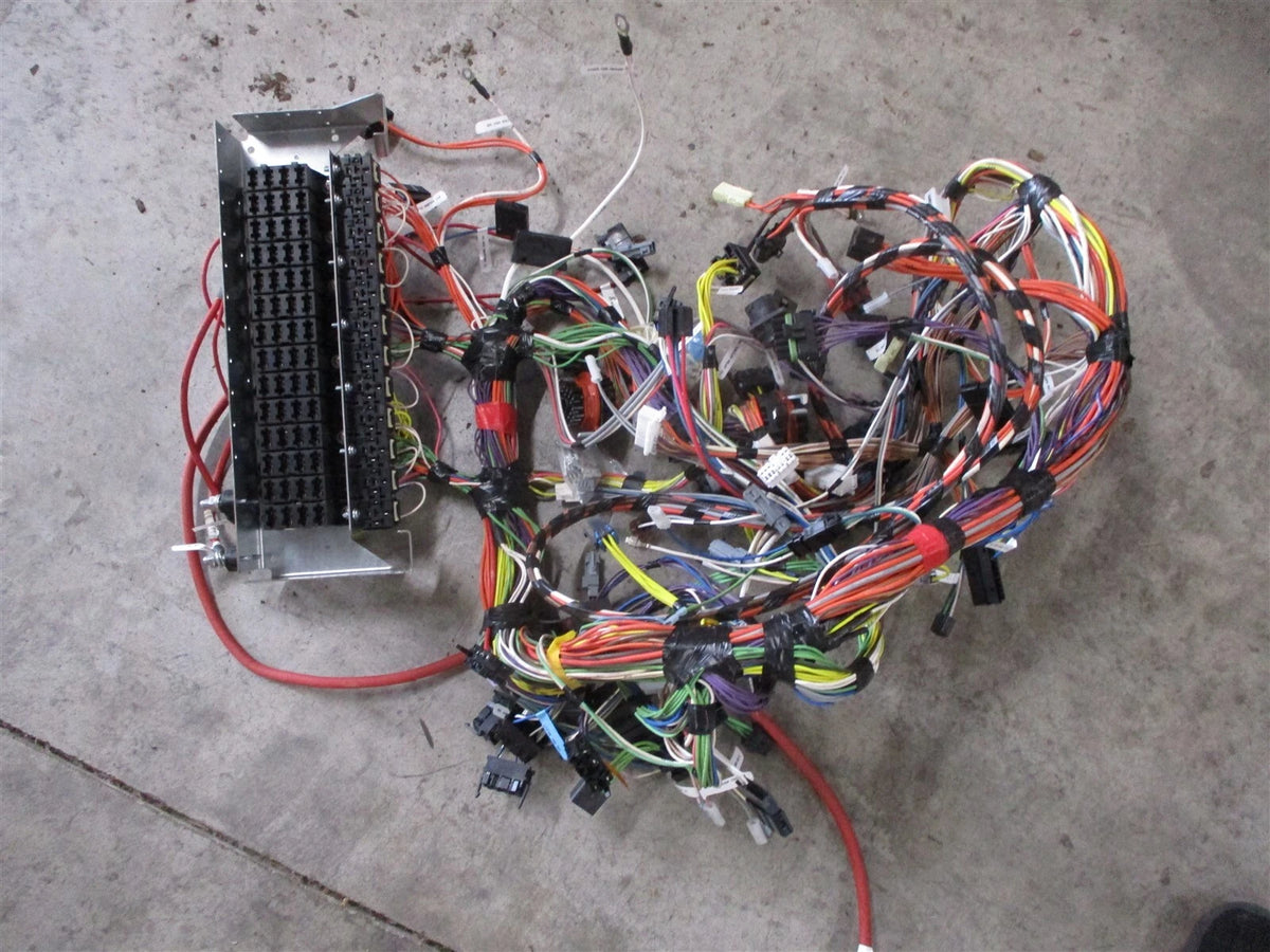 OEM Cab Base Wiring Harness for International 9200i (2003–2008) 3545259C96