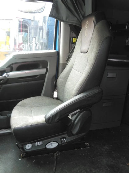 Front Seat for Kenworth T680 (2020)
