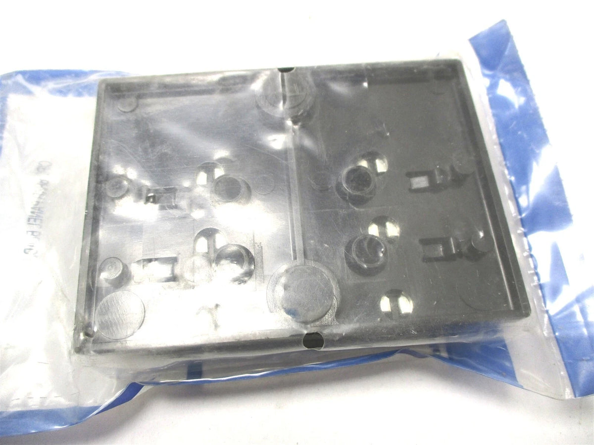 Grote 6 Position Fuse Panel for ATO/ATC Blade Fuses (1982–1982)