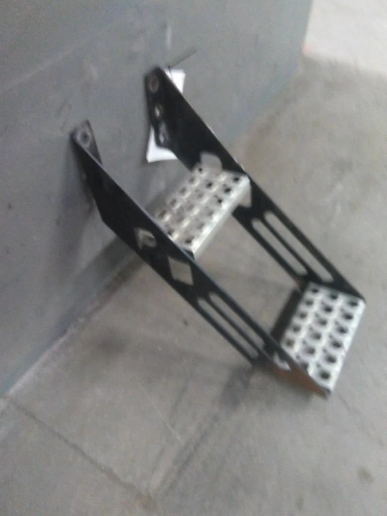 Frame Step for Volvo VNL (2016)