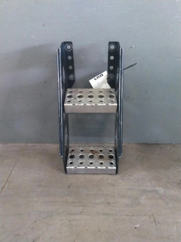 Frame Step for Freightliner Cascadia 126 (2021)