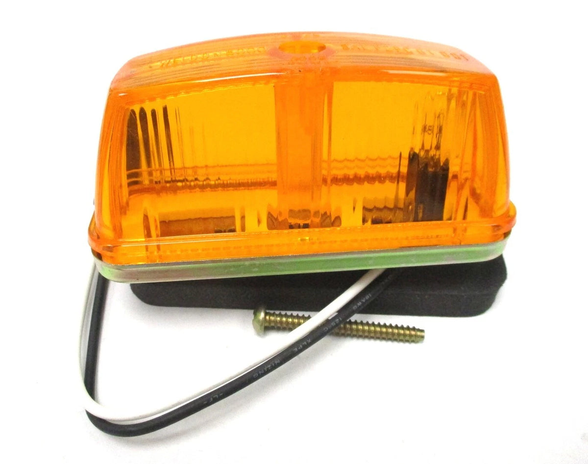 OEM Amber Clearance Marker Light for International CE 200/300 (2000–2005)