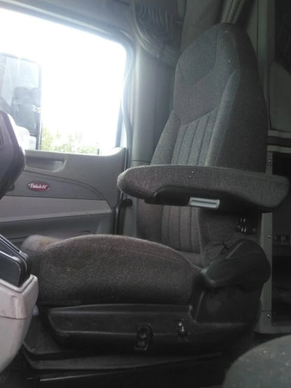Front Seat for Peterbilt 579 (2018)
