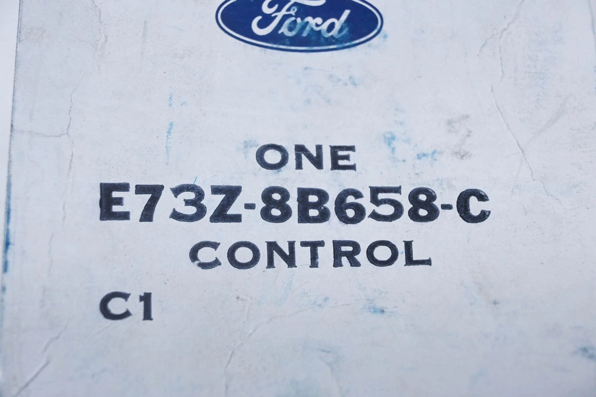 OEM Engine Cooling Fan Control Assembly for Ford (E73Z-8B658-C)