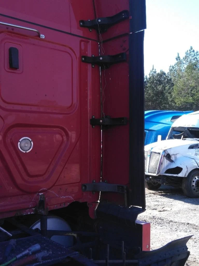 Cab Extension for Freightliner Cascadia 125 (2016)
