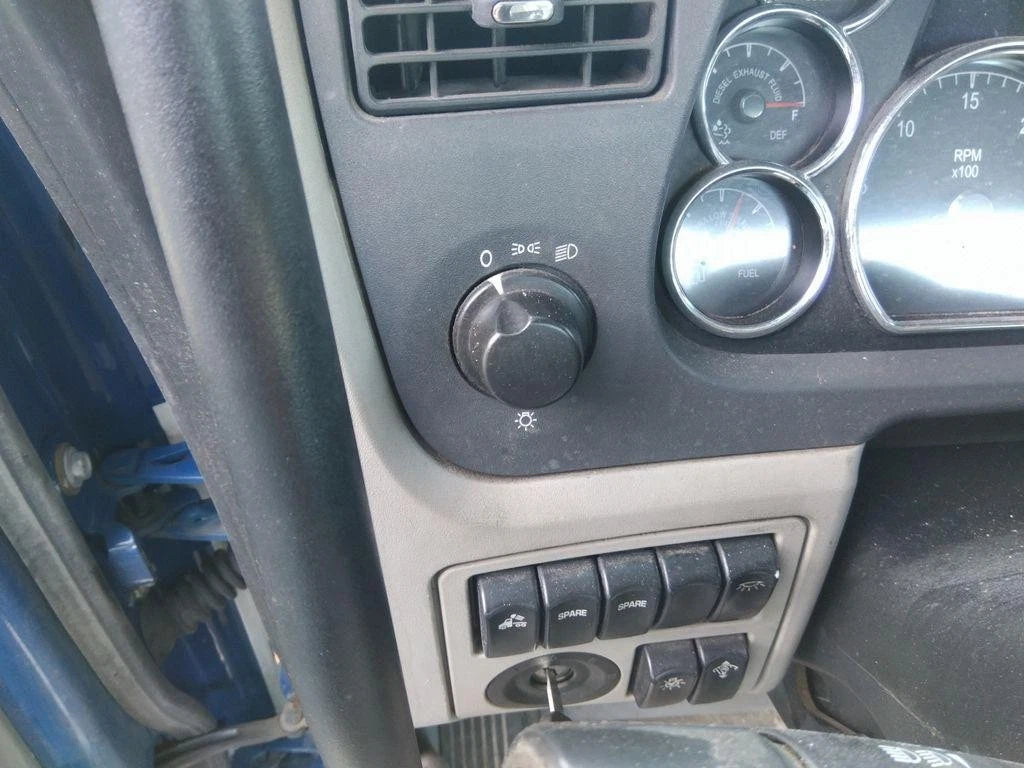 Headlight Switch for Peterbilt 579 (2018) MD