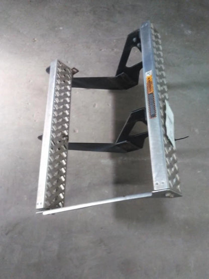 Battery Box Step for Mack CXU612 (2017)