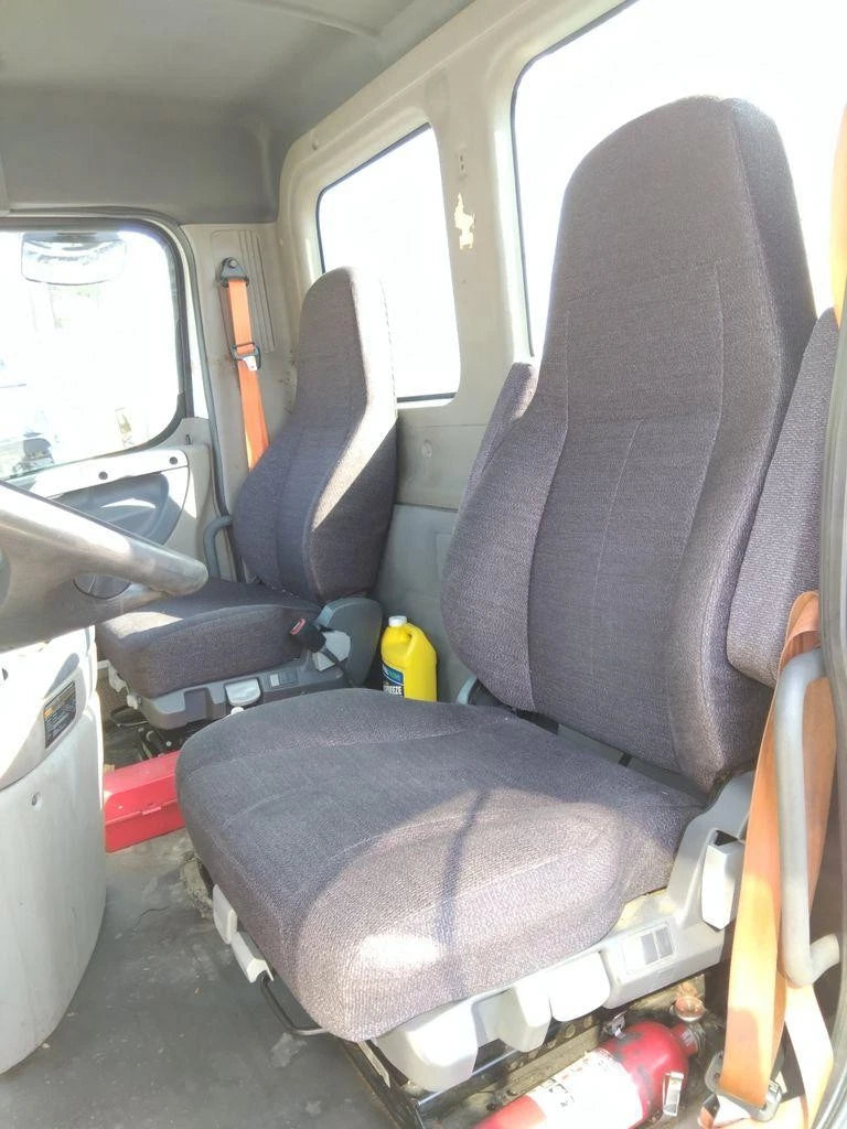 Front Seat for Freightliner Cascadia 125 (2016)