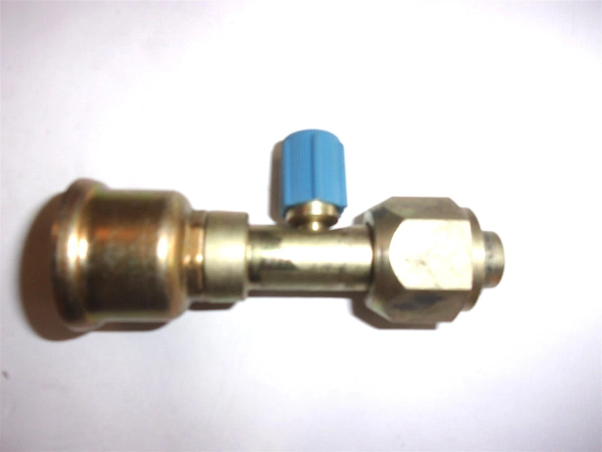 Parker Female Swivel 5/8 Tube x 3/4 Hose with Low Charge Port (15926-10-12-PT)