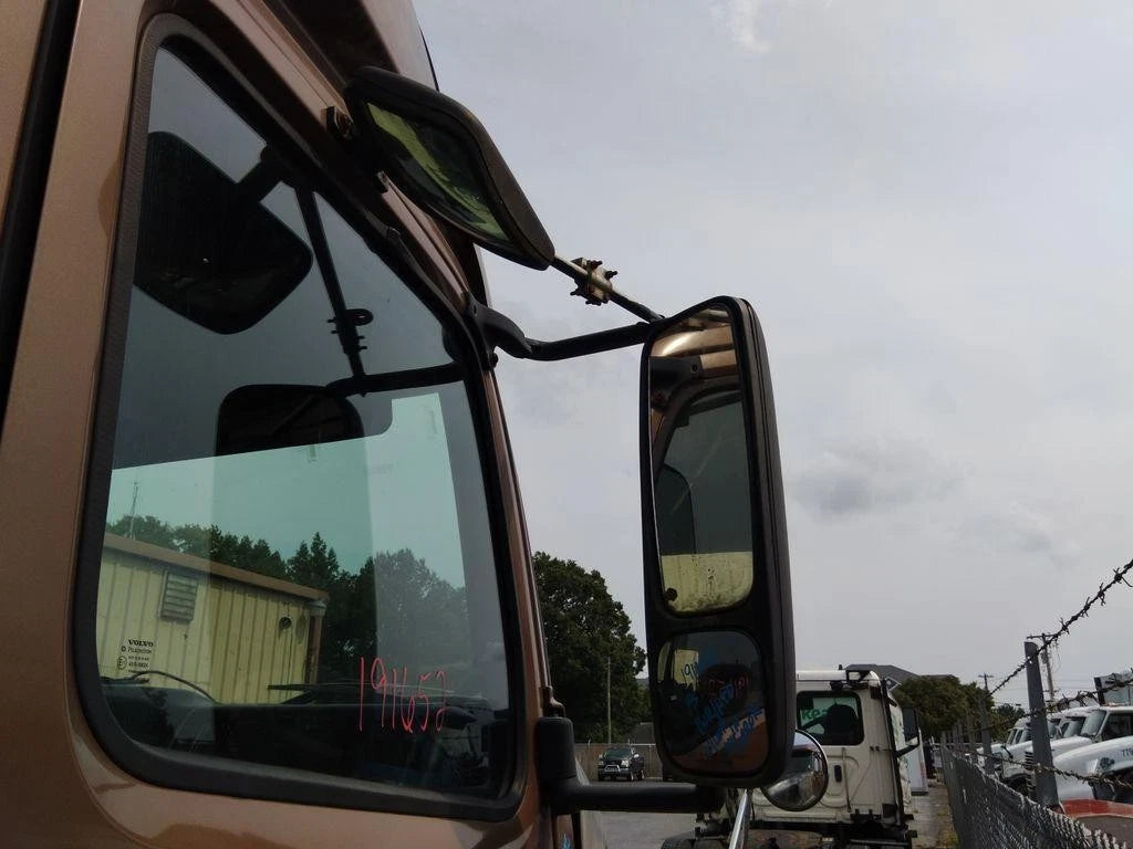Right Door Mirror for Volvo VN (1999) MD