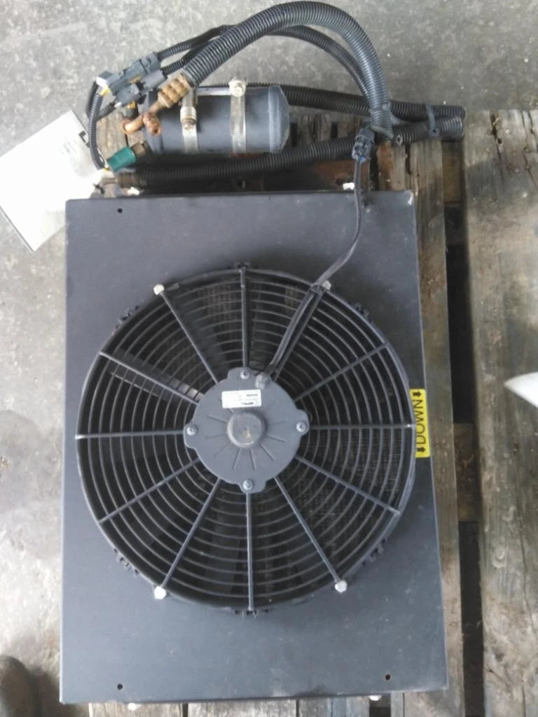 Air Conditioner Condenser for Freightliner Columbia 120 (2005)