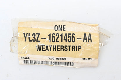 Right Door Weatherstrip for Ford (YL3Z-1621456-AA)