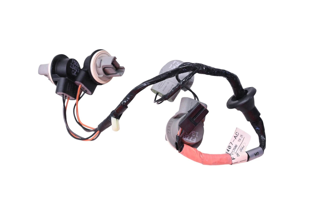 Socket & Wire Assembly for Ford (F7ZZ-13410-BA)