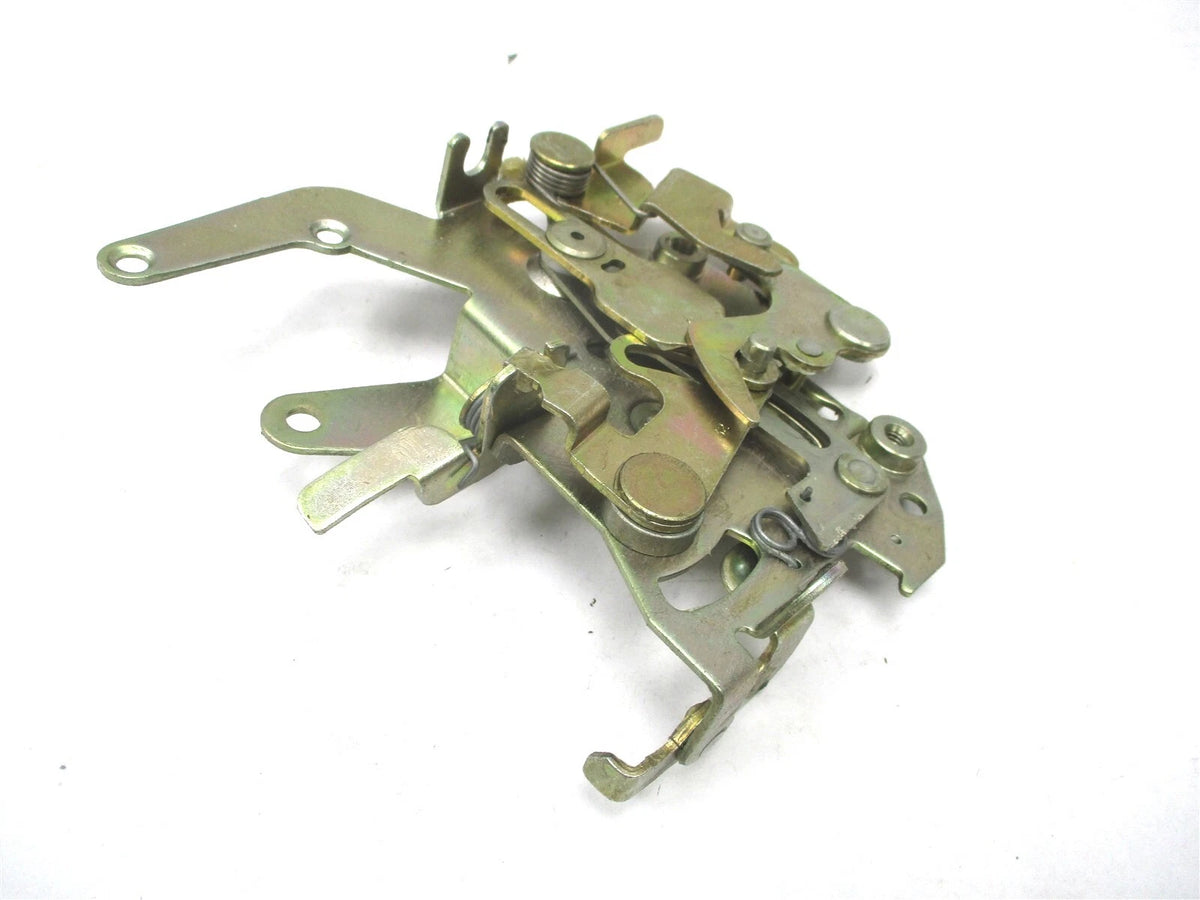 Passenger Side Center Door Latch for Sprinter 2500 3500 (05104359AA)