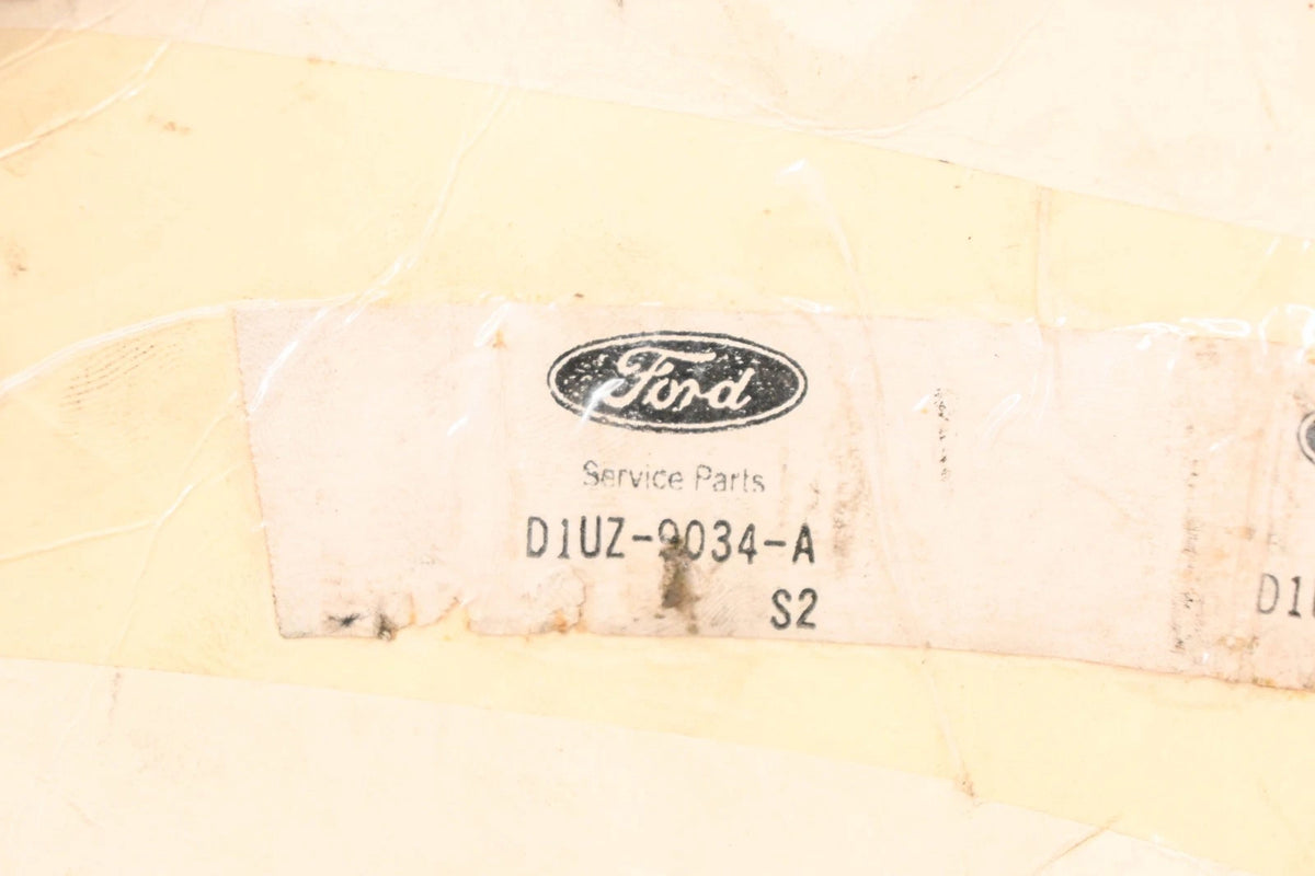 Fuel Filler Neck Tube Assembly for Ford (D1UZ-9034-A)