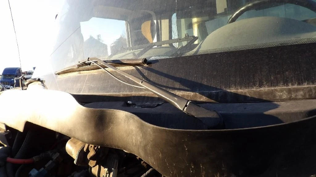 Windshield Wiper Assembly for International 7400 (2006) Left
