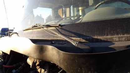 Windshield Wiper Assembly for International 7400 (2006) Left