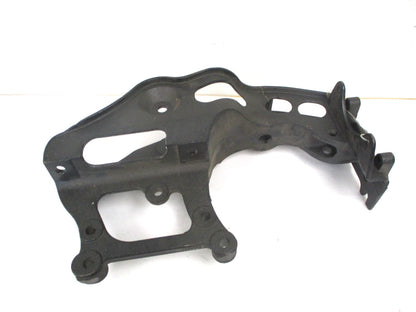 Front Right Spring Support Horn for International 9200 (OEM 3563987C1, 3563987C2)