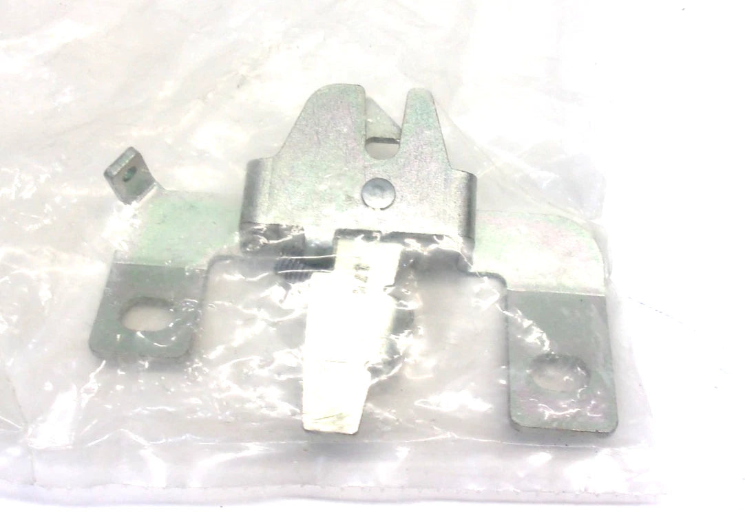 Hood Access Hatch Latch for International (3894194C1, 3551262C1)