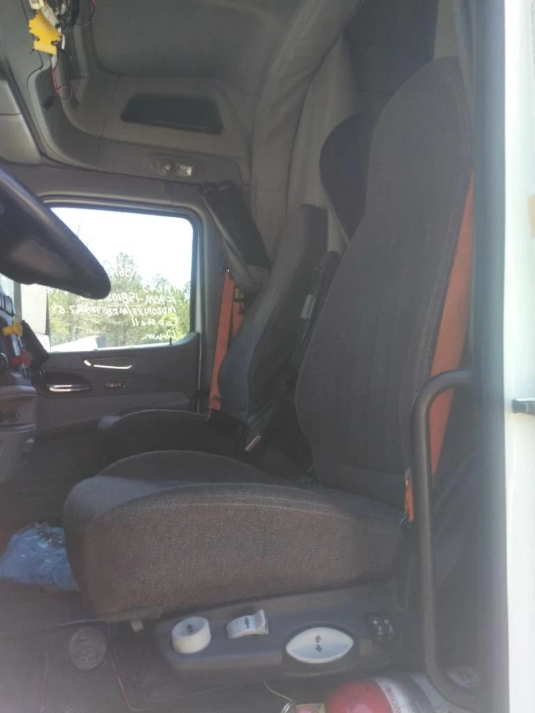 Front Seat for Peterbilt 579 (2019)