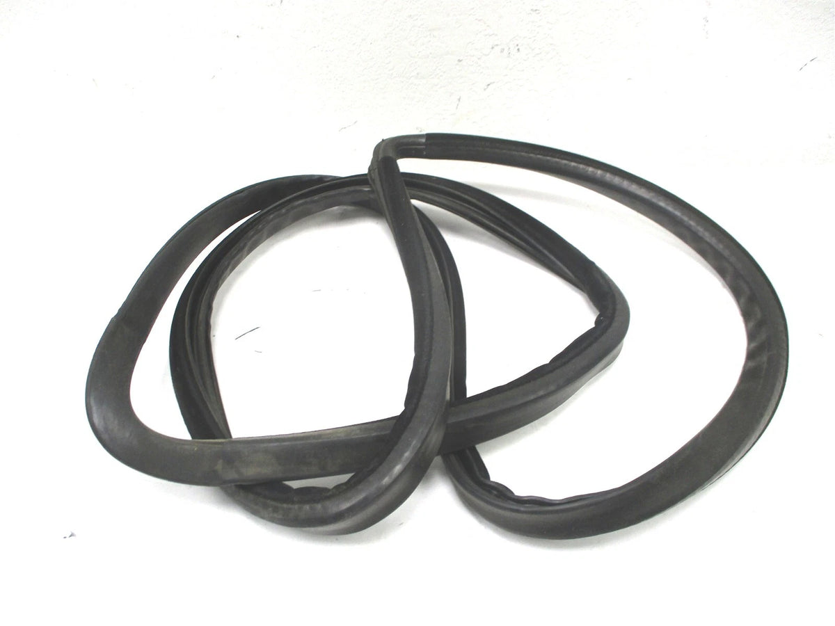 LH Glass Run Channel Seal for International (4053430C5, 4053430C6)