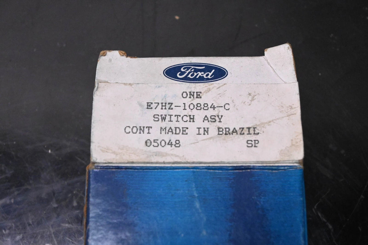 Water Temperature Sender Switch Assembly for Ford (E7HZ-10884-C)