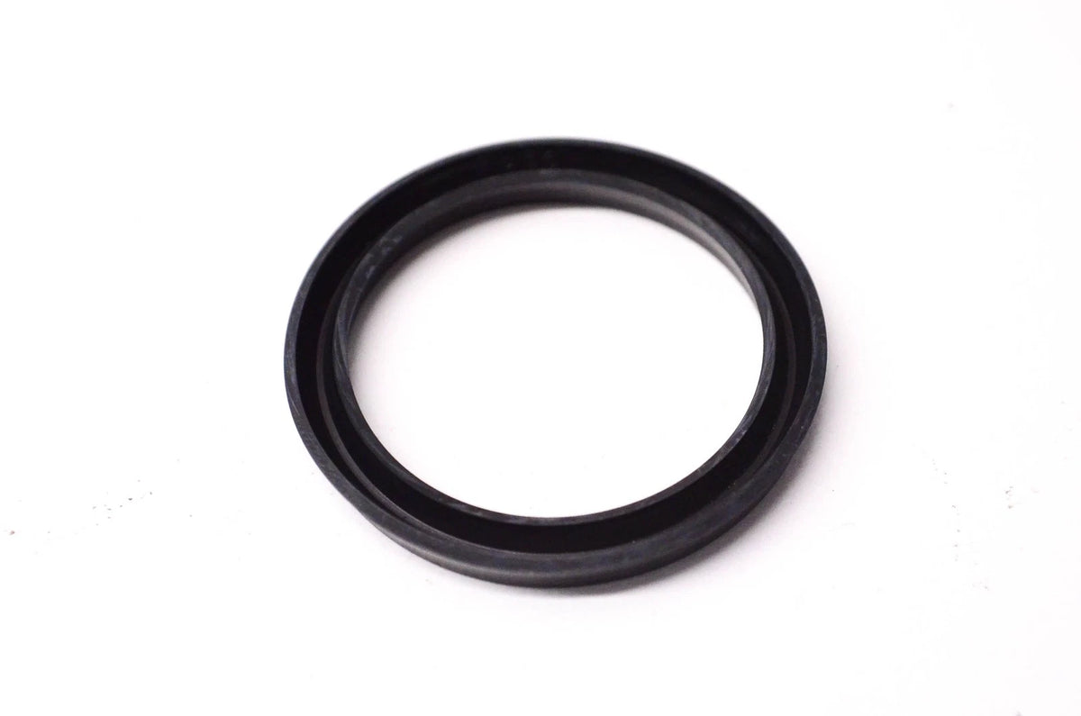 Outer Spindle Seal for Ford (D6TZ1175C)