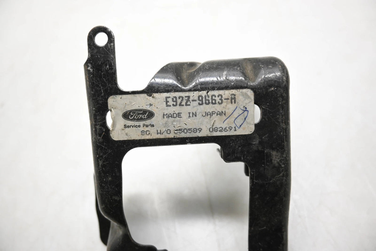 Bracket for Ford (E92Z-9663-A)
