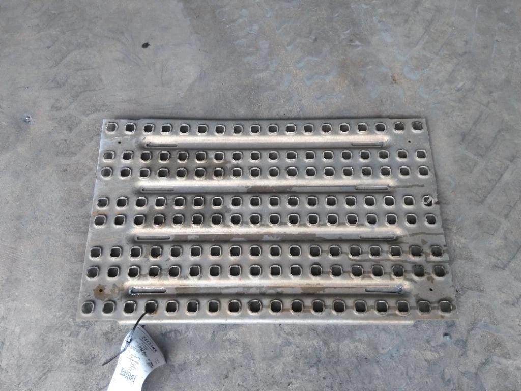 Deck Catwalk for Volvo VNM (2008)