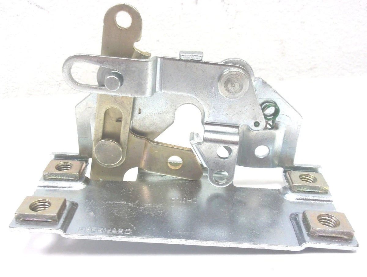 Right Hand Access Door Latch for International (3988023C1)