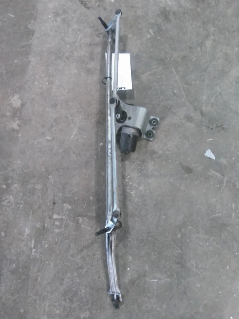 Windshield Wiper Assembly for Peterbilt 579 (2013)