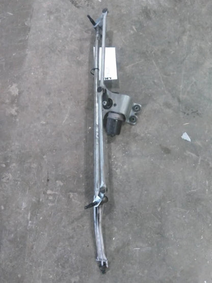 Windshield Wiper Assembly for Peterbilt 579 (2013)